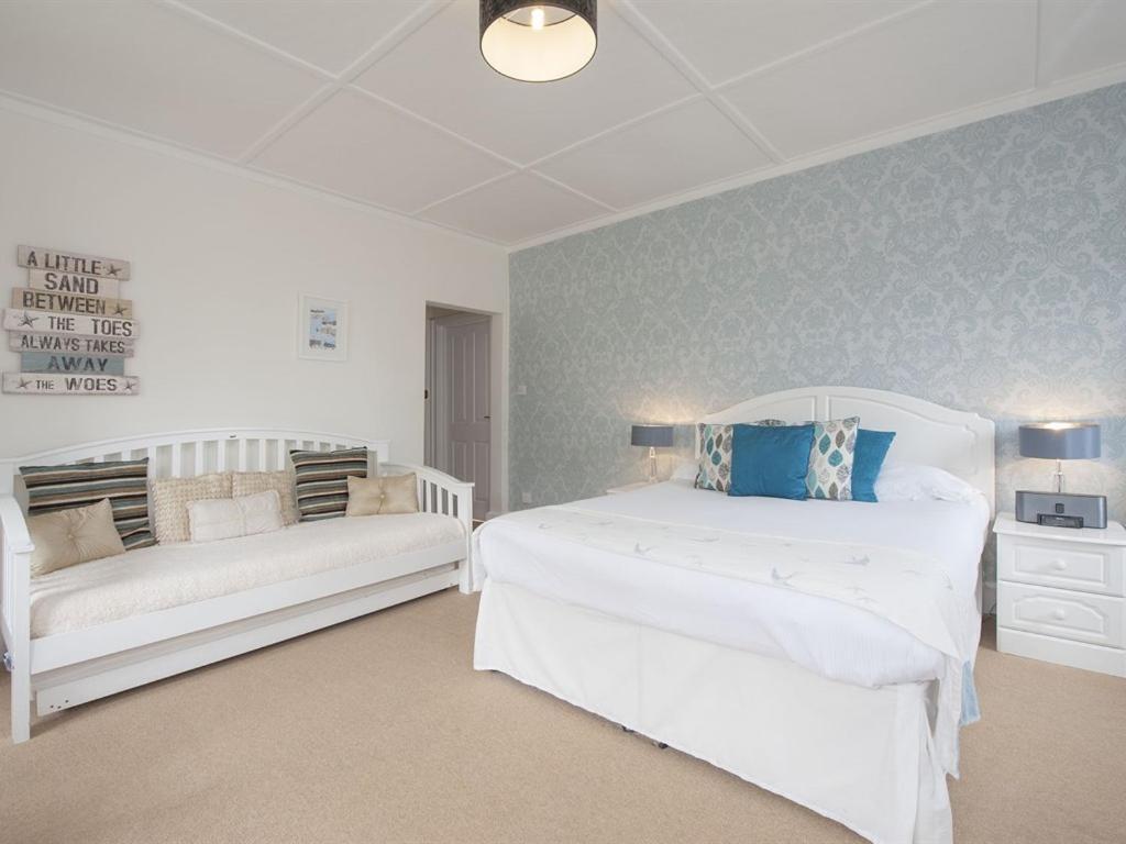 The Fishbourne Bed & Breakfast Room photo